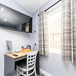The Halfway House Panzió 4*