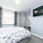 The Halfway House 4*