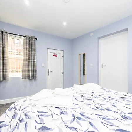 The Halfway House Bed & Breakfast Leeds (West Yorkshire)