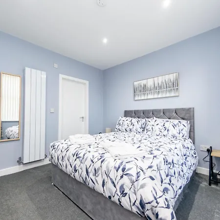 The Halfway House Bed & Breakfast *