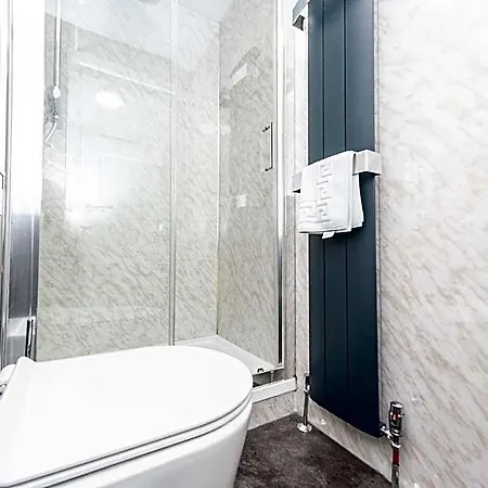 Bed & Breakfast The Halfway House 4*