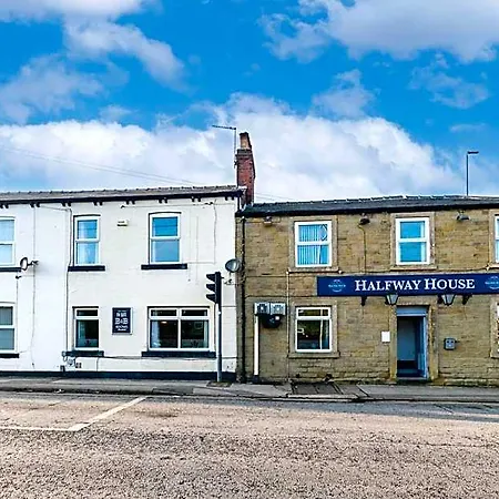The Halfway House 4*