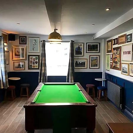 The Halfway House 4*