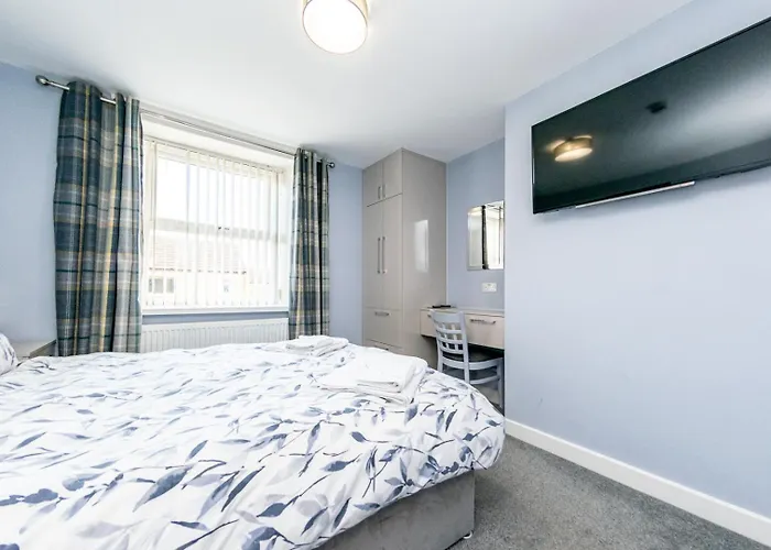 The Halfway House 4*