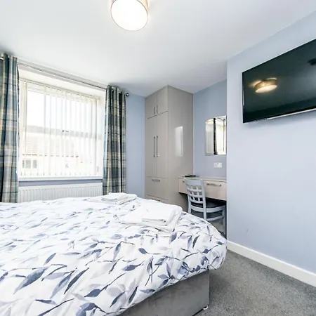 The Halfway House 4*