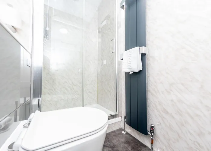 The Halfway House Bed & Breakfast Leeds (West Yorkshire)